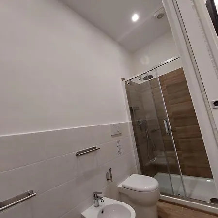 Leonardo בית הארחה